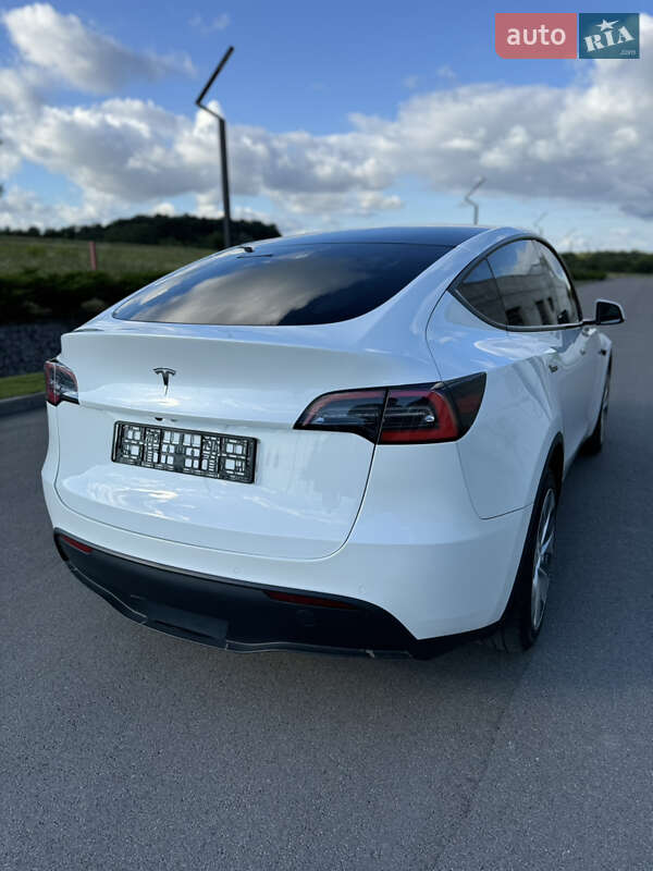 Внедорожник / Кроссовер Tesla Model Y 2020 в Киеве