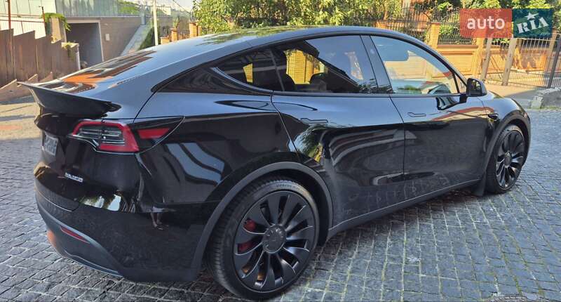 Внедорожник / Кроссовер Tesla Model Y 2024 в Киеве