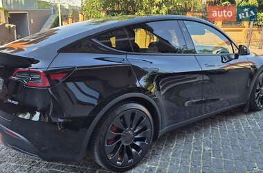 Позашляховик / Кросовер Tesla Model Y 2024 в 