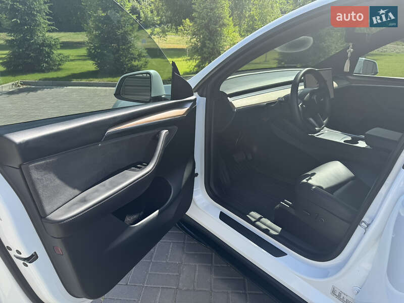 Внедорожник / Кроссовер Tesla Model Y 2022 в Белой Церкви фото 11 Внедорожник / Кроссовер Tesla Model Y 2022 в Белой Церкви