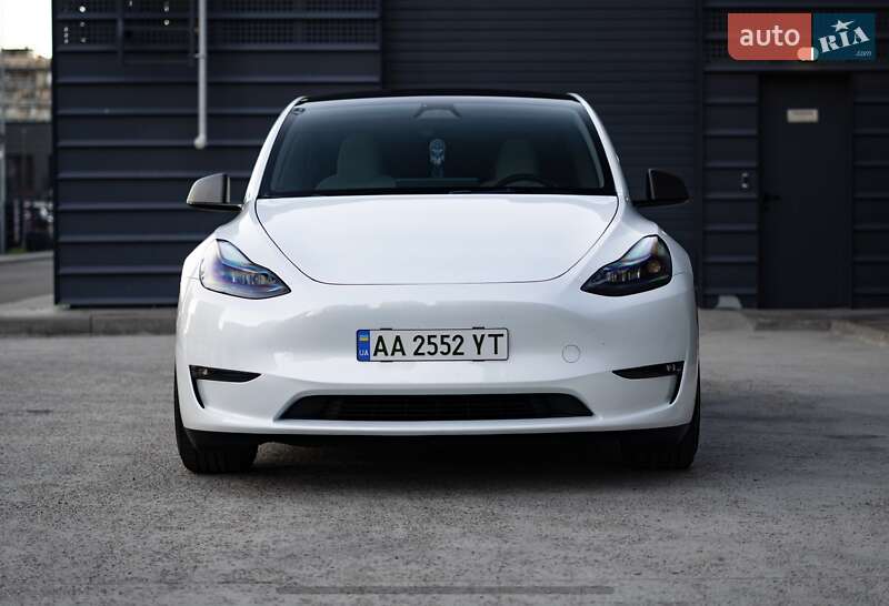 Внедорожник / Кроссовер Tesla Model Y 2024 в Киеве