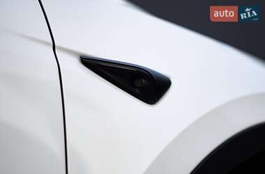 Внедорожник / Кроссовер Tesla Model Y 2024 в 