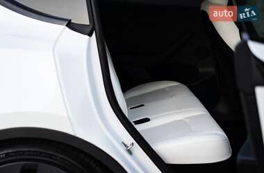 Внедорожник / Кроссовер Tesla Model Y 2024 в 