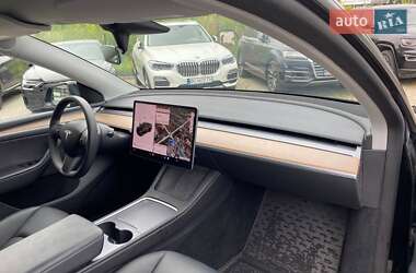 Позашляховик / Кросовер Tesla Model Y 2023 в 