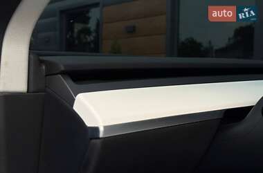 Позашляховик / Кросовер Tesla Model Y 2022 в 