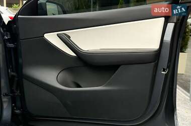 Позашляховик / Кросовер Tesla Model Y 2022 в 