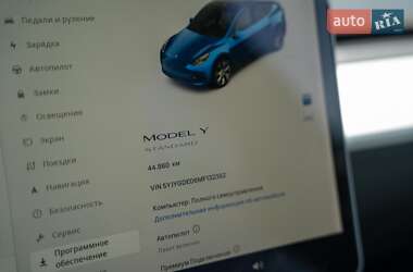 Позашляховик / Кросовер Tesla Model Y 2021 в 