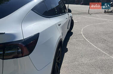 Позашляховик / Кросовер Tesla Model Y 2021 в 