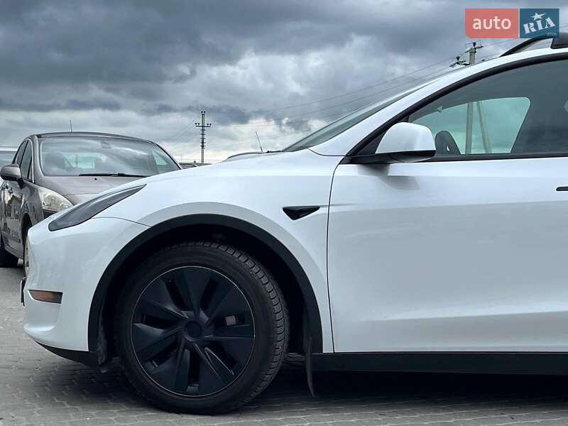Позашляховик / Кросовер Tesla Model Y 2024 в Львові