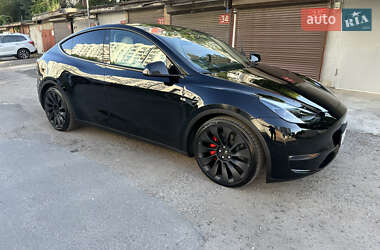 Позашляховик / Кросовер Tesla Model Y 2024 в 