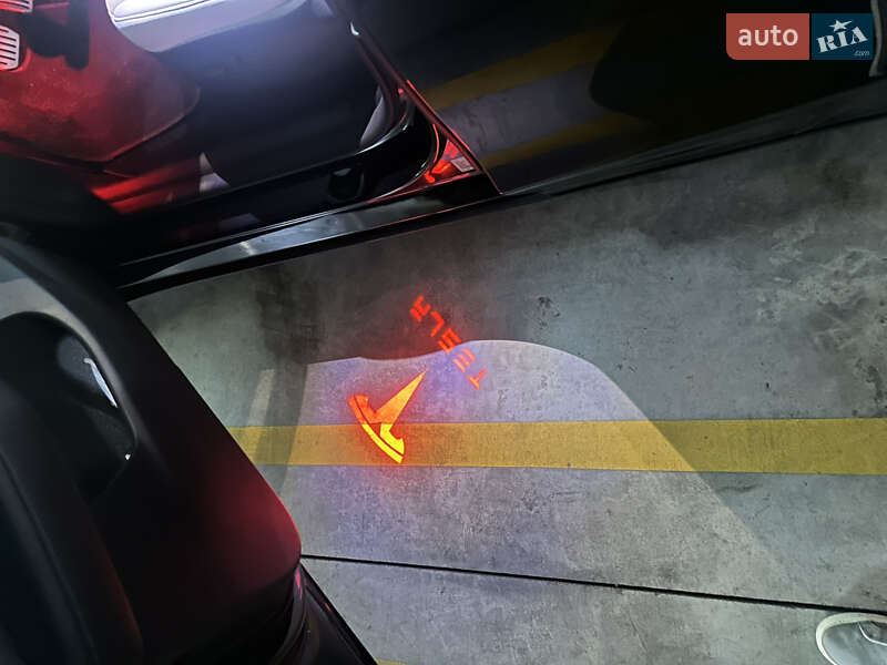 Внедорожник / Кроссовер Tesla Model Y 2024 в Одессе