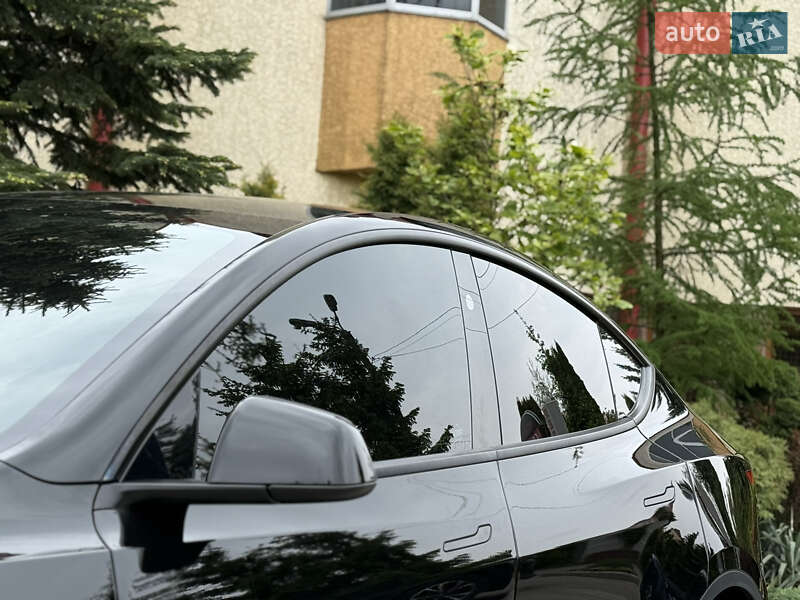 Внедорожник / Кроссовер Tesla Model Y 2023 в Тернополе