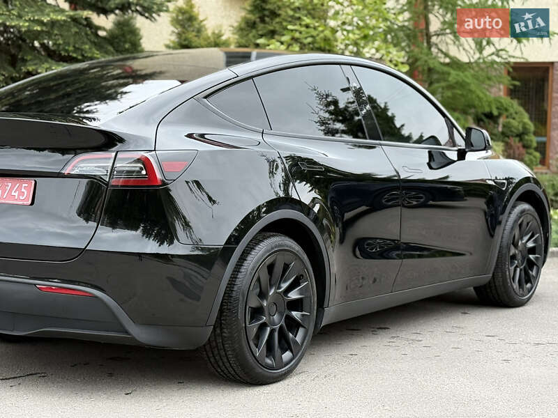 Внедорожник / Кроссовер Tesla Model Y 2023 в Тернополе