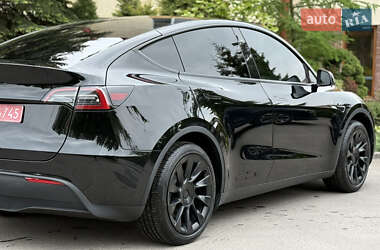 Позашляховик / Кросовер Tesla Model Y 2023 в 