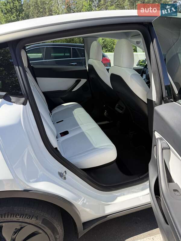 Внедорожник / Кроссовер Tesla Model Y 2021 в Киеве