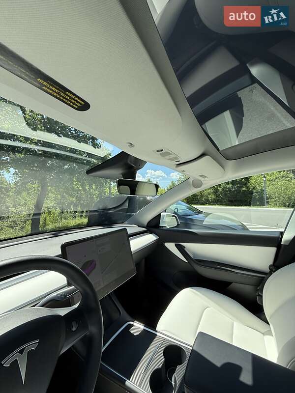 Внедорожник / Кроссовер Tesla Model Y 2021 в Киеве
