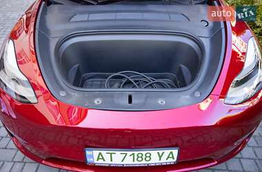 Внедорожник / Кроссовер Tesla Model Y 2024 в 