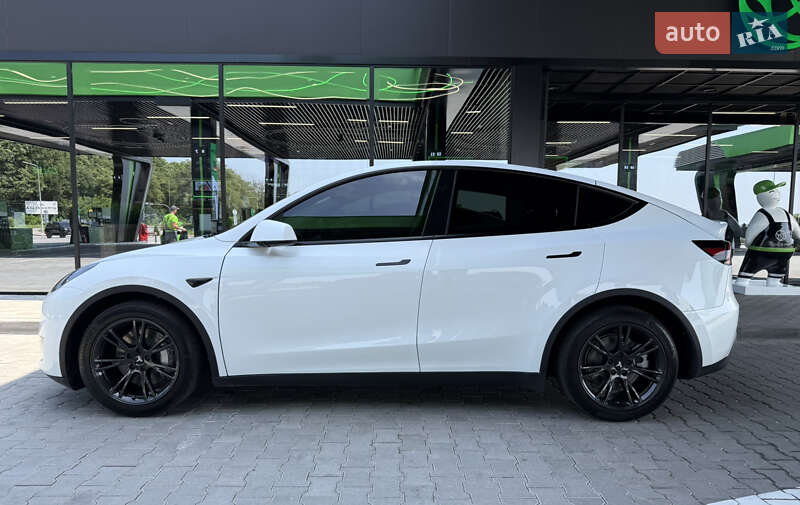 Внедорожник / Кроссовер Tesla Model Y 2024 в 