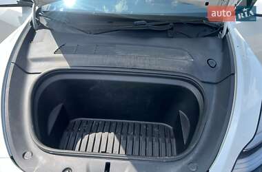Внедорожник / Кроссовер Tesla Model Y 2020 в Ровно