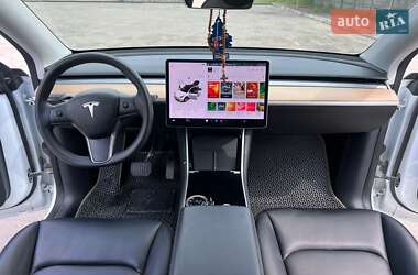 Внедорожник / Кроссовер Tesla Model Y 2020 в Ровно