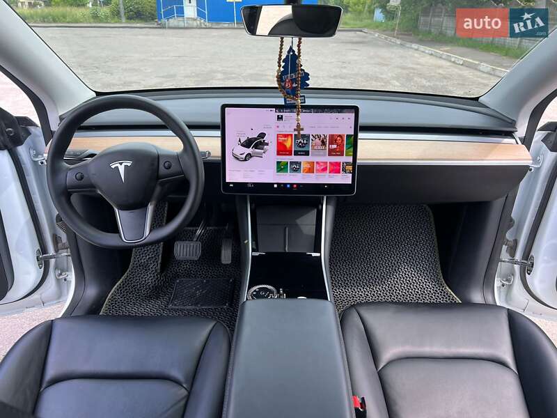 Внедорожник / Кроссовер Tesla Model Y 2020 в Ровно