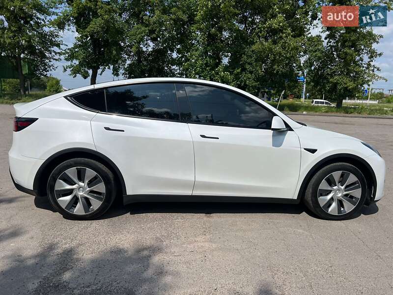 Внедорожник / Кроссовер Tesla Model Y 2020 в Ровно