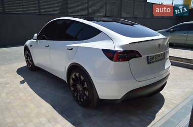 Внедорожник / Кроссовер Tesla Model Y 2021 в 