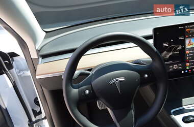 Внедорожник / Кроссовер Tesla Model Y 2021 в 