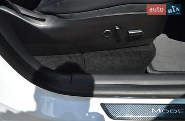 Внедорожник / Кроссовер Tesla Model Y 2021 в 