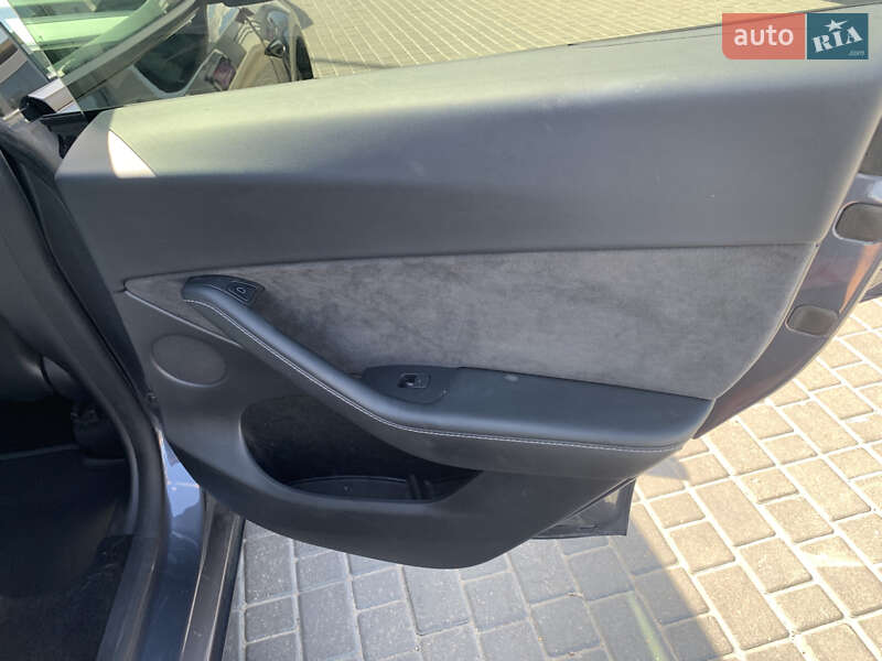Позашляховик / Кросовер Tesla Model Y 2023 в Одесі
