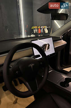 Позашляховик / Кросовер Tesla Model Y 2023 в 