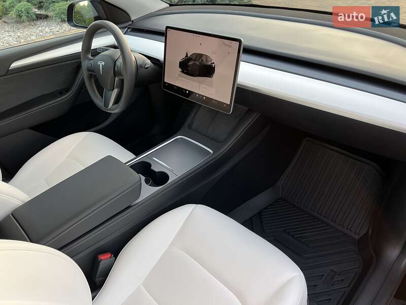 Внедорожник / Кроссовер Tesla Model Y 2023 в Киеве фото 41 Внедорожник / Кроссовер Tesla Model Y 2023 в Киеве