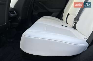 Внедорожник / Кроссовер Tesla Model Y 2023 в 