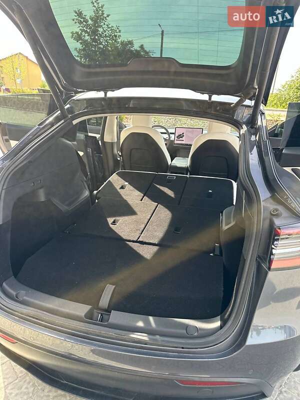Внедорожник / Кроссовер Tesla Model Y 2021 в Львове