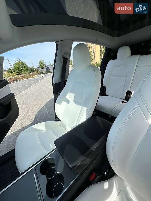 Внедорожник / Кроссовер Tesla Model Y 2021 в Львове