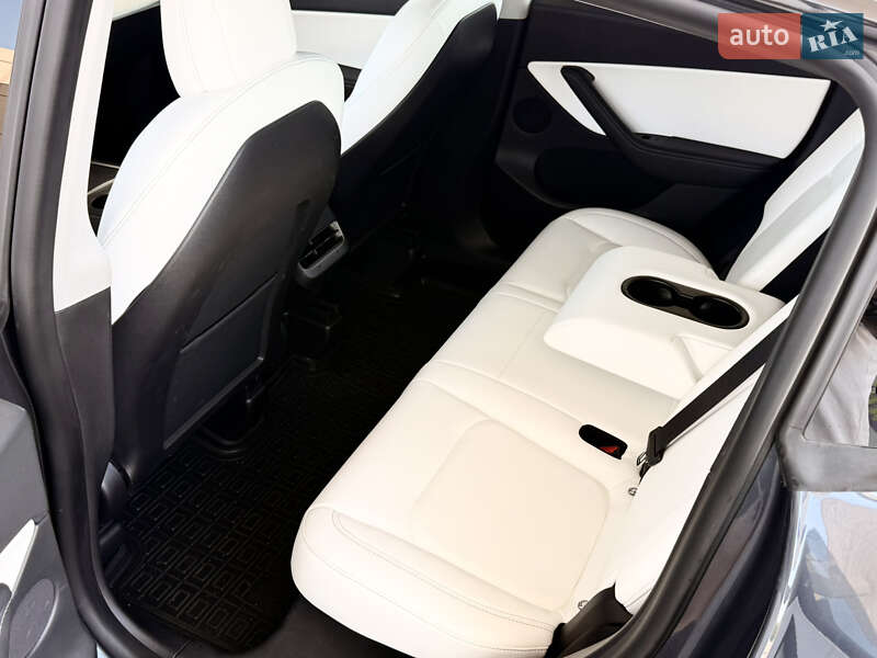 Внедорожник / Кроссовер Tesla Model Y 2022 в Днепре