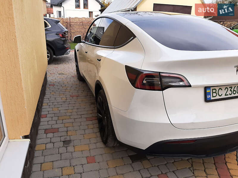Позашляховик / Кросовер Tesla Model Y 2022 в Львові