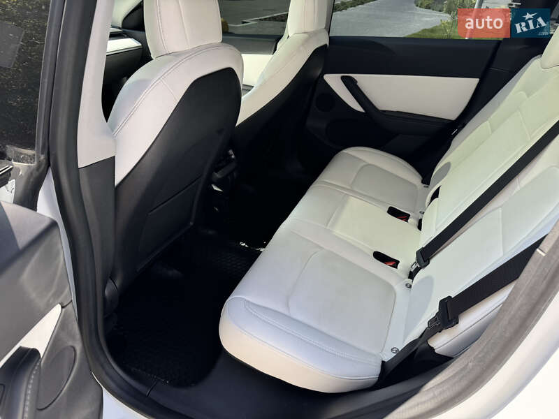 Позашляховик / Кросовер Tesla Model Y 2021 в Києві