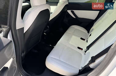 Внедорожник / Кроссовер Tesla Model Y 2021 в 