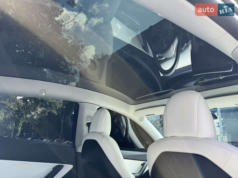 Позашляховик / Кросовер Tesla Model Y 2021 в Києві