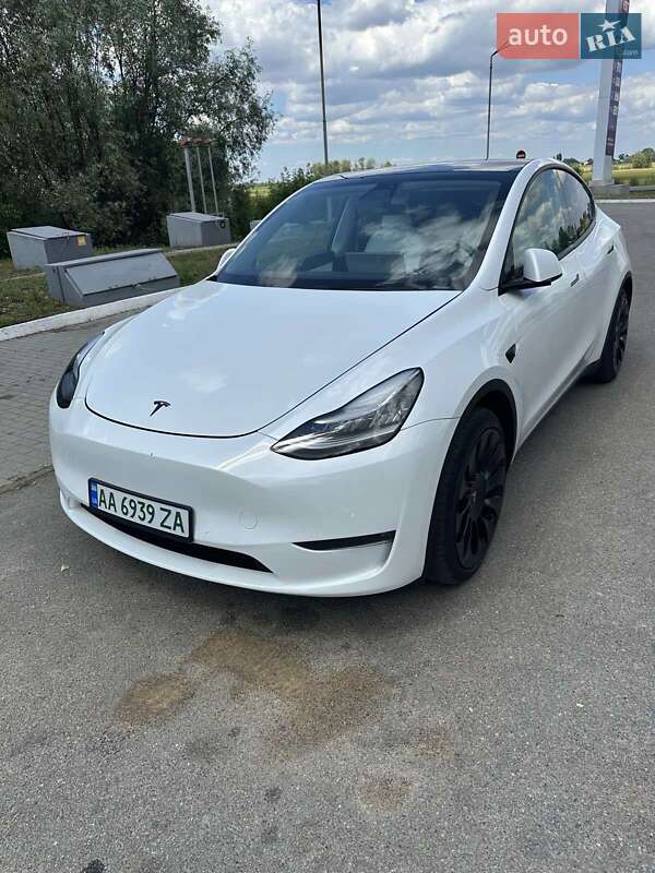 Внедорожник / Кроссовер Tesla Model Y 2020 в Киеве