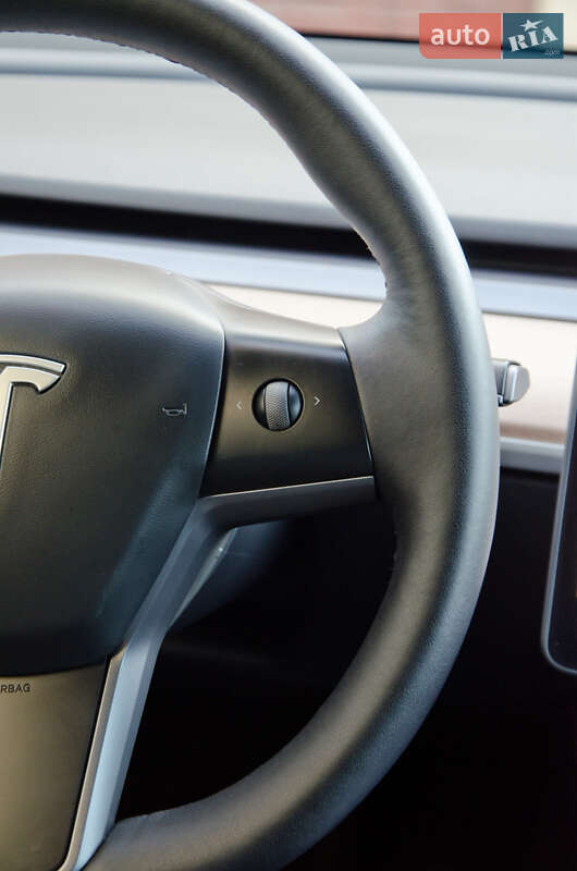 Позашляховик / Кросовер Tesla Model Y 2022 в Києві