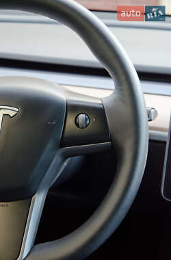 Позашляховик / Кросовер Tesla Model Y 2022 в 