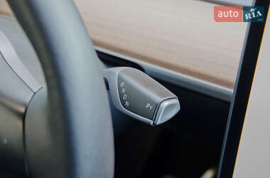 Позашляховик / Кросовер Tesla Model Y 2022 в 