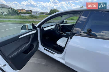Внедорожник / Кроссовер Tesla Model Y 2024 в 