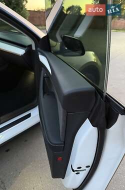 Позашляховик / Кросовер Tesla Model Y 2023 в 