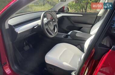 Позашляховик / Кросовер Tesla Model Y 2024 в 