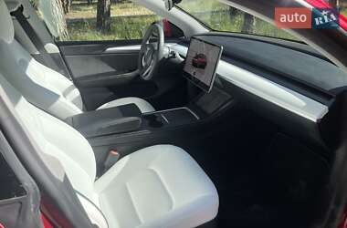 Позашляховик / Кросовер Tesla Model Y 2024 в 