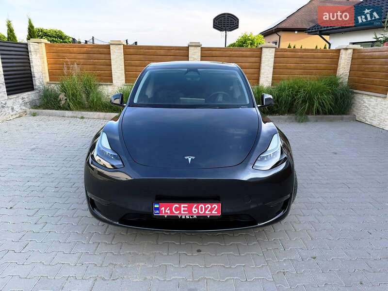 Позашляховик / Кросовер Tesla Model Y 2024 в 