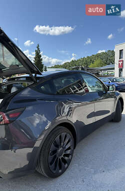 Внедорожник / Кроссовер Tesla Model Y 2024 в 